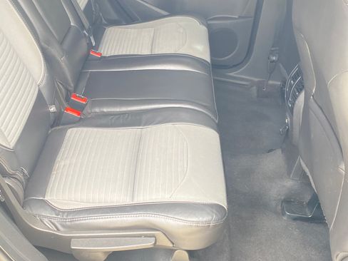 Used 2019 Ford Escape SE image 11