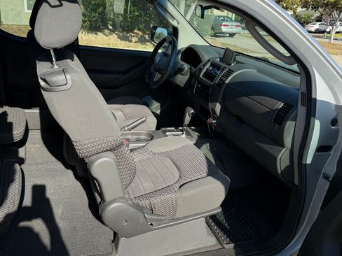 Used 2006 Nissan Frontier SE w/ (P01) Power Pkg RWD image 6