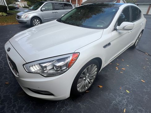 Used 2015 Kia K900 Premium w/ Interior Highline Package image 1