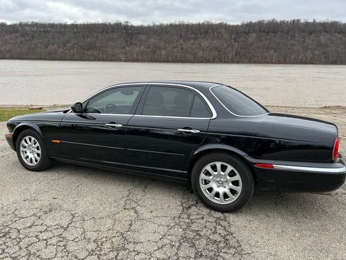 Used 2004 Jaguar XJ8 8 Sedan 4D image 5
