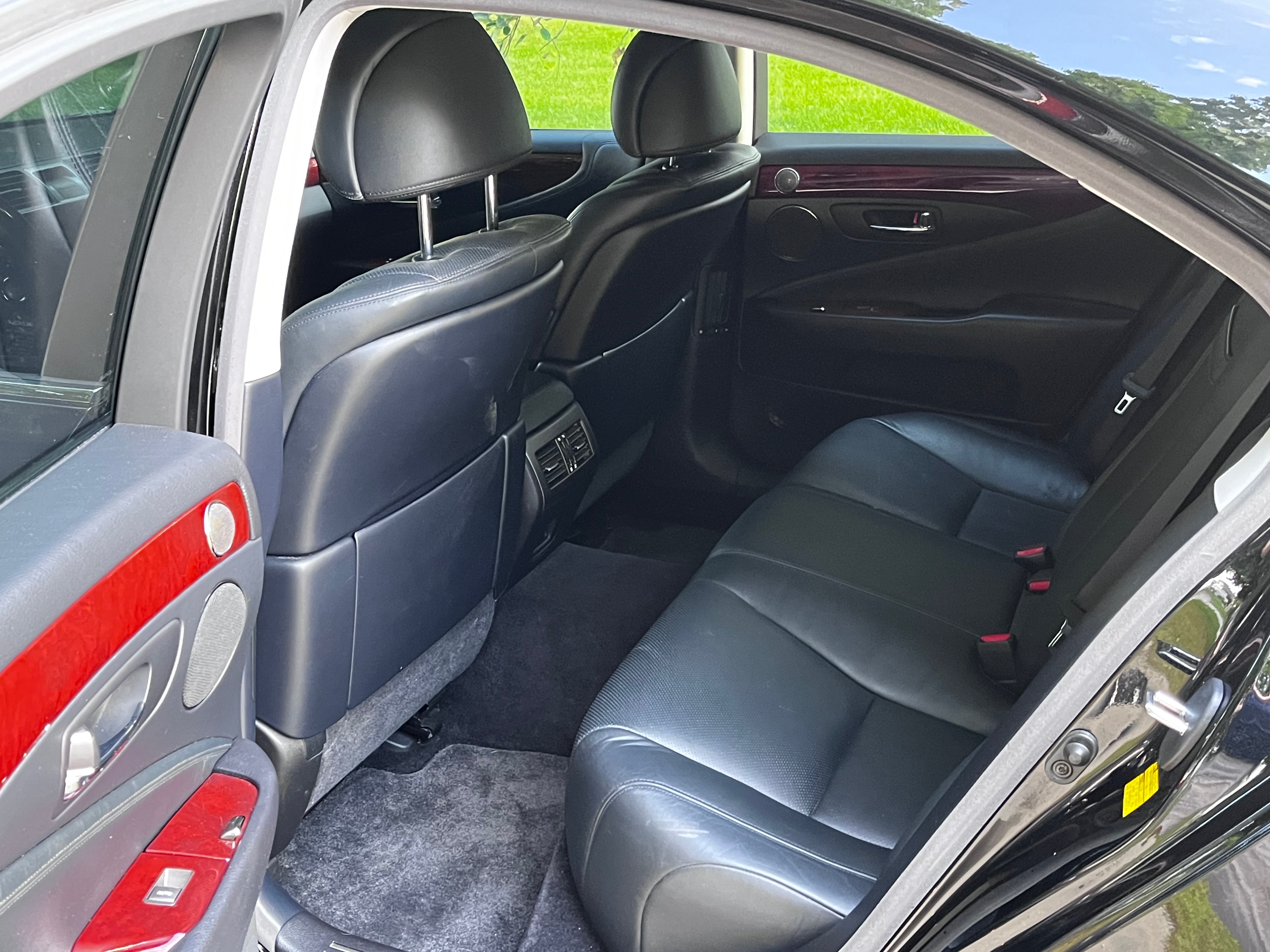 Used 2012 Lexus LS 460 AWD w/ Luxury Value Edition image 10