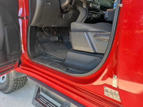 Used 2020 GMC Sierra 2500 4x4 Crew Cab w/ Gooseneck/5TH Wheel Package image 11