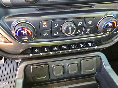 Used 2018 Chevrolet Silverado 2500 LTZ w/ Duramax Plus Package image 23