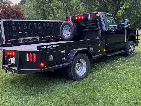 Used 2023 Ford F350 XLT w/ Snow Plow Prep Package AWD/4WD image 2
