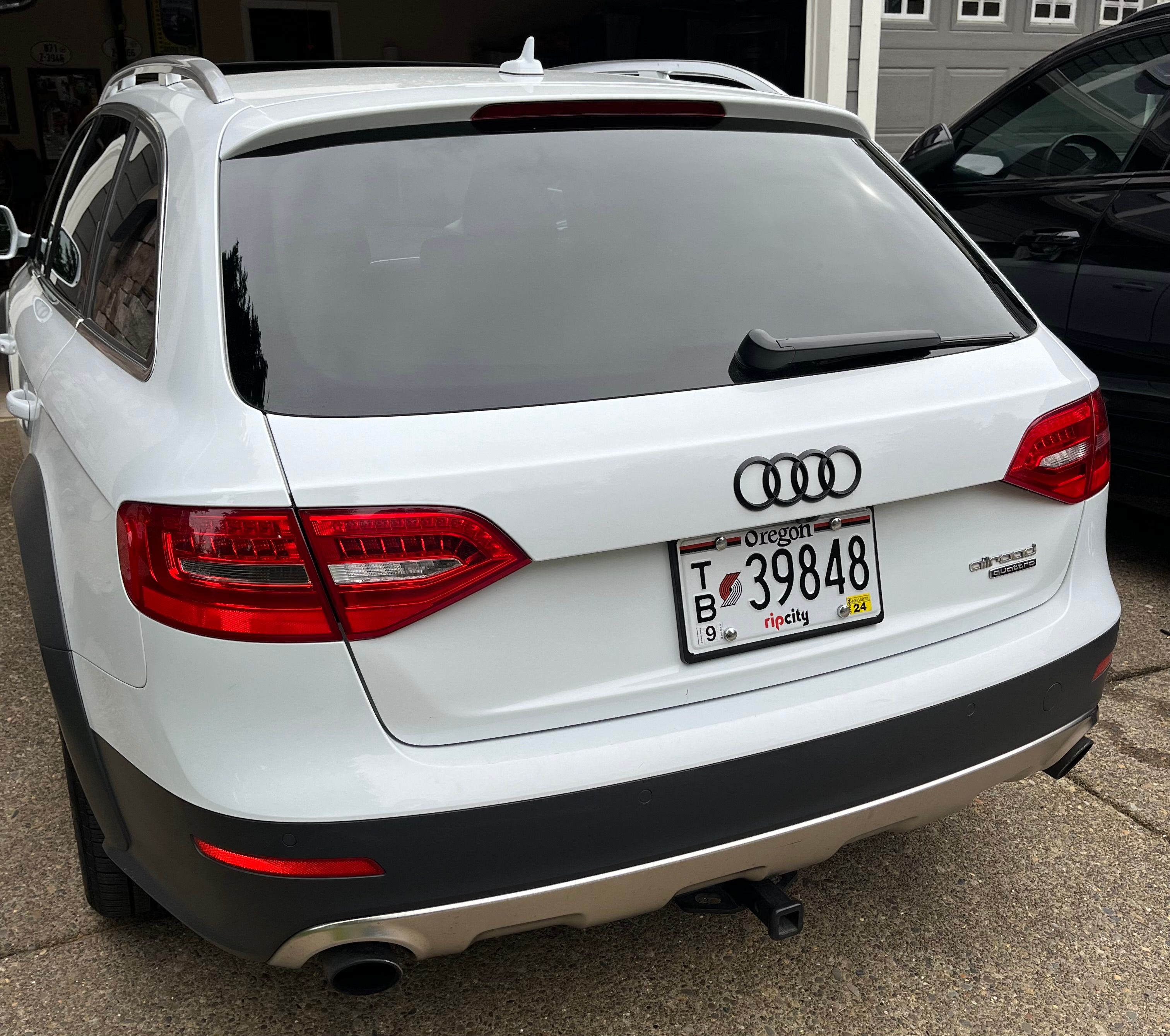 Used 2016 Audi A4 Premium Plus w/ Technology Package AWD/4WD image 2