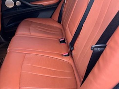Used 2016 BMW X5 M image 22