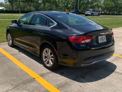 Used 2015 Chrysler 200 Limited w/ Convenience Group image 4