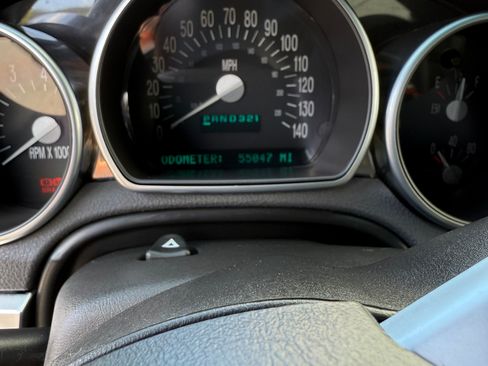 Used 2004 Chevrolet SSR w/ Preferred Equipment Group image 19