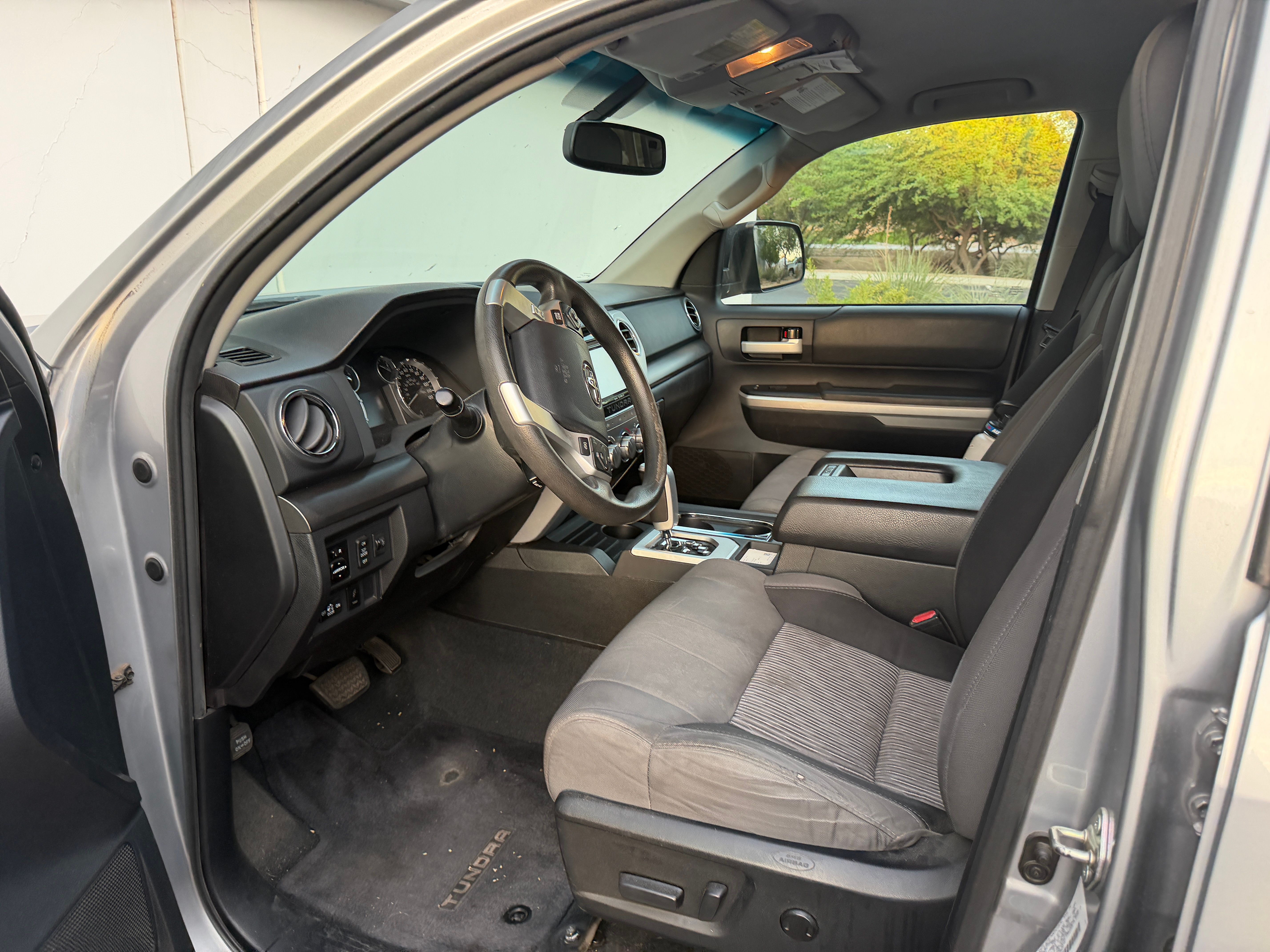 Used 2014 Toyota Tundra SR5 w/ SR5 Upgrade Package RWD image 10