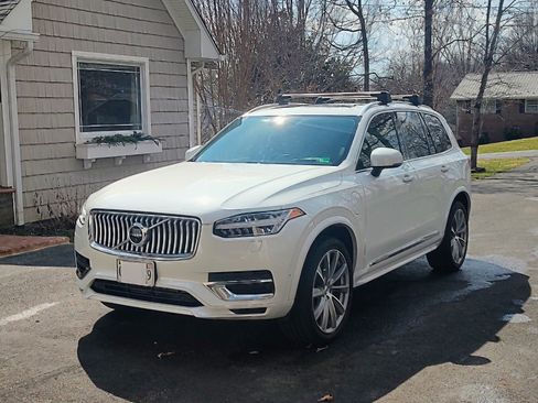 Used 2021 Volvo XC90 T8 Inscription w/ Advanced Package image 1