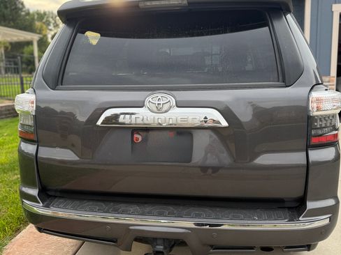 Used 2018 Toyota 4Runner Limited AWD/4WD image 6