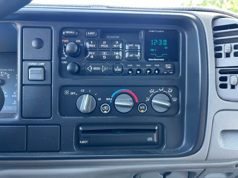 Used 1998 Chevrolet Silverado 2500 2WD Extended Cab w/ Preferred Equipment Group 2 image 14