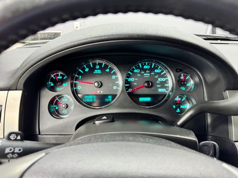 Used 2009 Chevrolet Avalanche LT AWD/4WD image 24