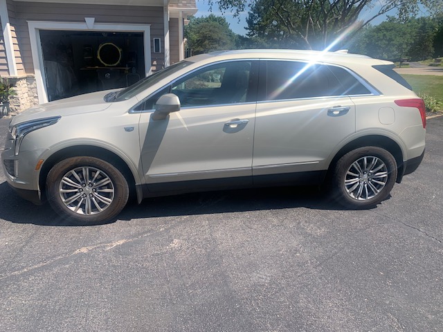 Used 2017 Cadillac XT5 Luxury w/ Driver Awareness Package FWD image 10