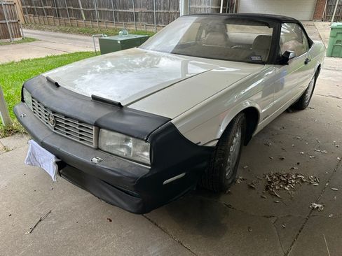 Used 1993 Cadillac Allante FWD image 1