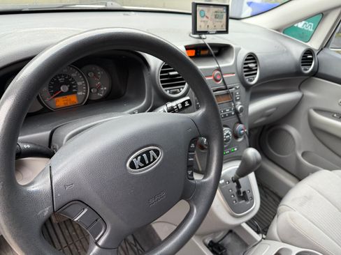 Used 2007 Kia Rondo LX image 1