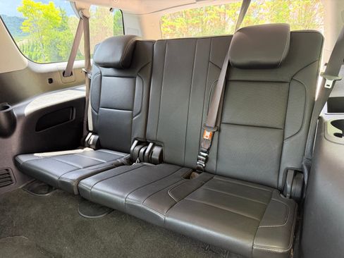 Used 2018 Chevrolet Suburban Premier AWD/4WD image 8
