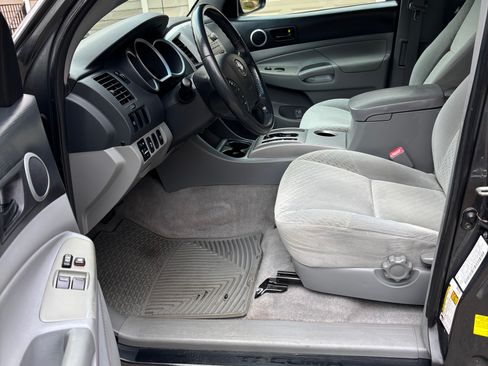 Used 2010 Toyota Tacoma 4x4 Access Cab V6 image 5