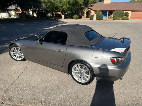 Used 2005 Honda S2000 image 9