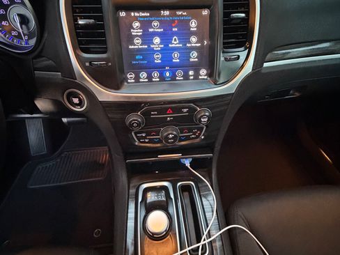 Used 2019 Chrysler 300 Touring w/ Sport Appearance Package RWD image 15