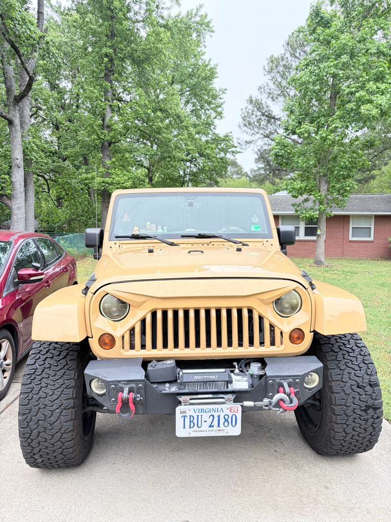 Used 2013 Jeep Wrangler Unlimited Sahara w/ Mopar Chrome Edition Group AWD/4WD image 1