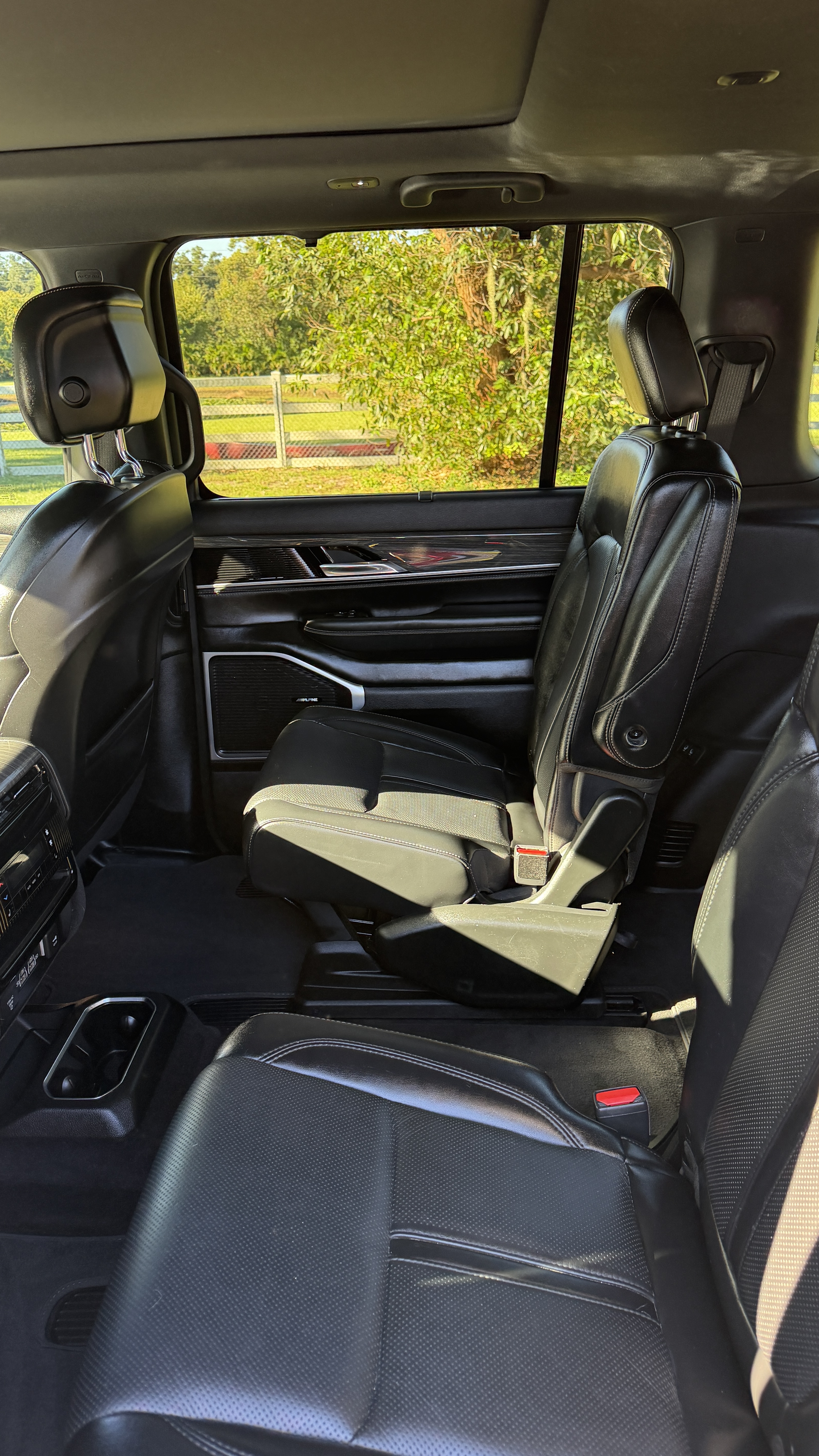 Used 2022 Jeep Wagoneer Series II w/ Convenience Group I RWD image 6