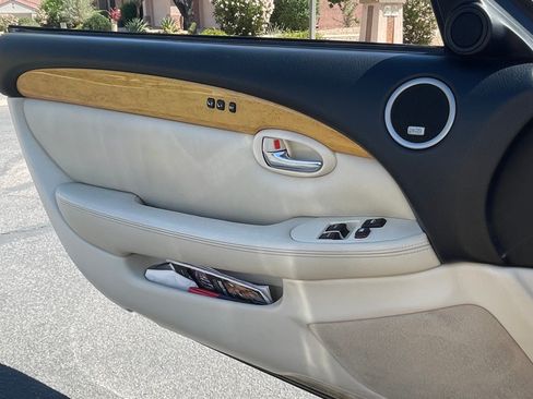 Used 2004 Lexus SC 430 Convertible image 19