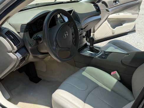 Used 2011 INFINITI G25 Journey w/ Moonroof Pkg image 10