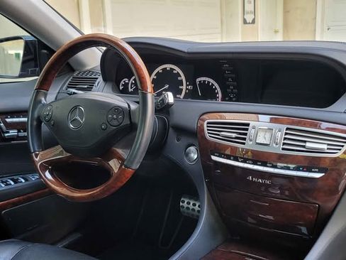 Used 2012 Mercedes-Benz CL 550 4MATIC image 17