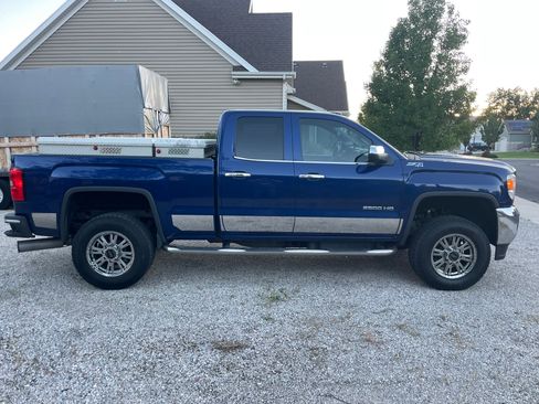 Used 2015 GMC Sierra 2500 SLT w/ Driver Alert Package image 6