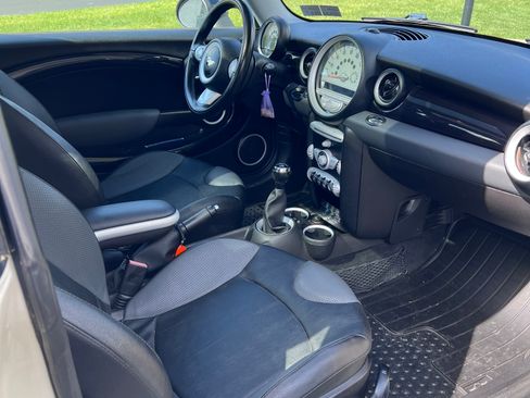 Used 2010 MINI Cooper S w/ Cold Weather Pkg FWD image 10