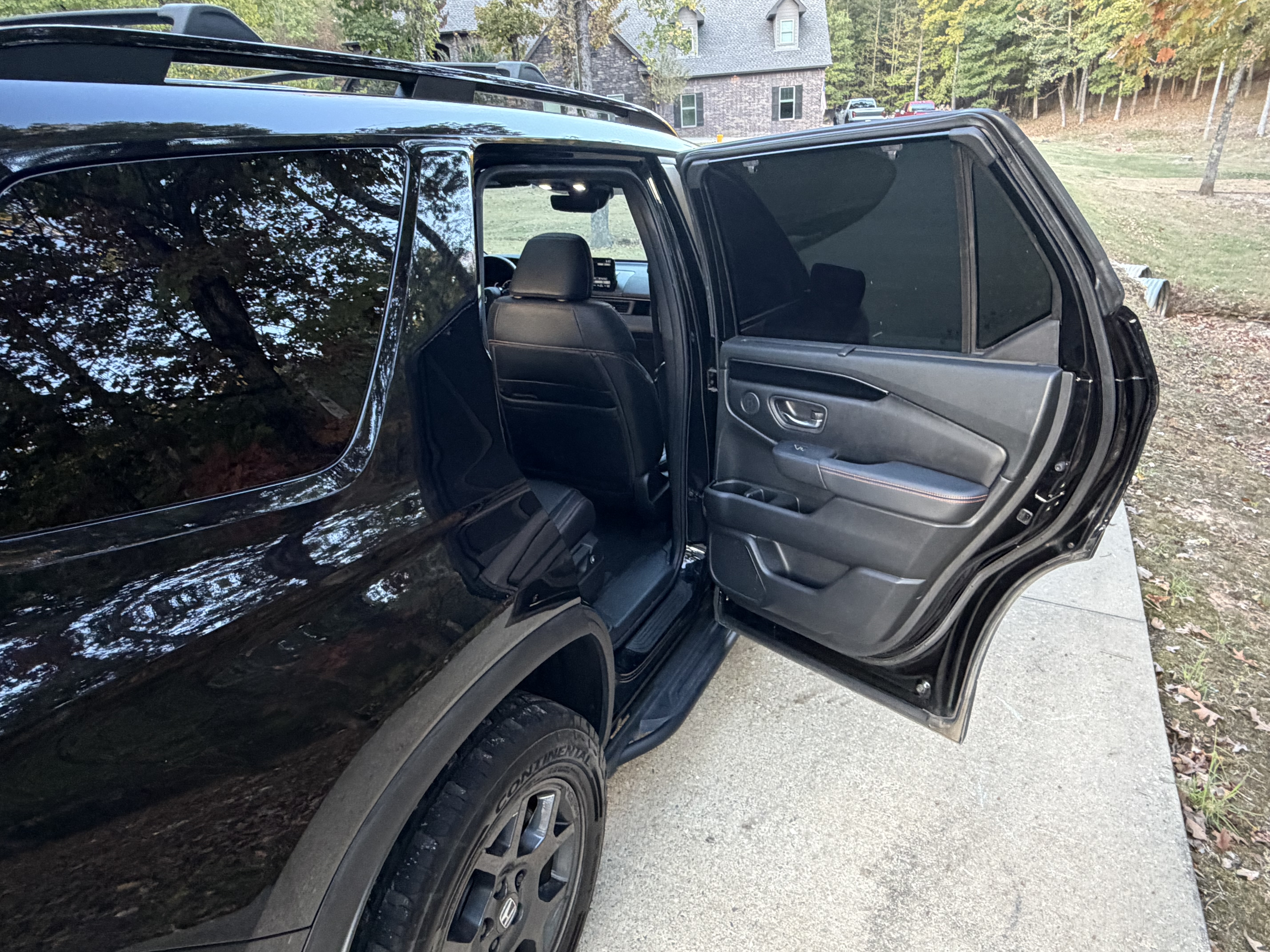 Used 2023 Honda Pilot TrailSport image 12