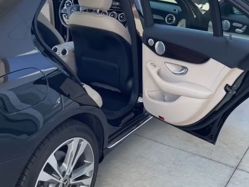 Used 2018 Mercedes-Benz C 300 C 300 4MATIC Sedan 4D image 6