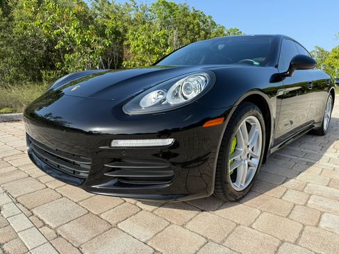 Used 2015 Porsche Panamera S RWD image 30