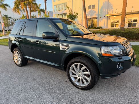 Used 2013 Land Rover LR2 AWD/4WD image 5