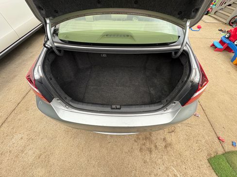 Used 2017 Honda Accord Hybrid Sedan image 13