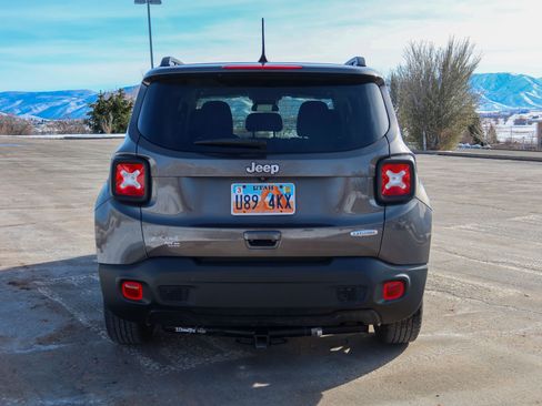 Used 2019 Jeep Renegade Latitude image 6