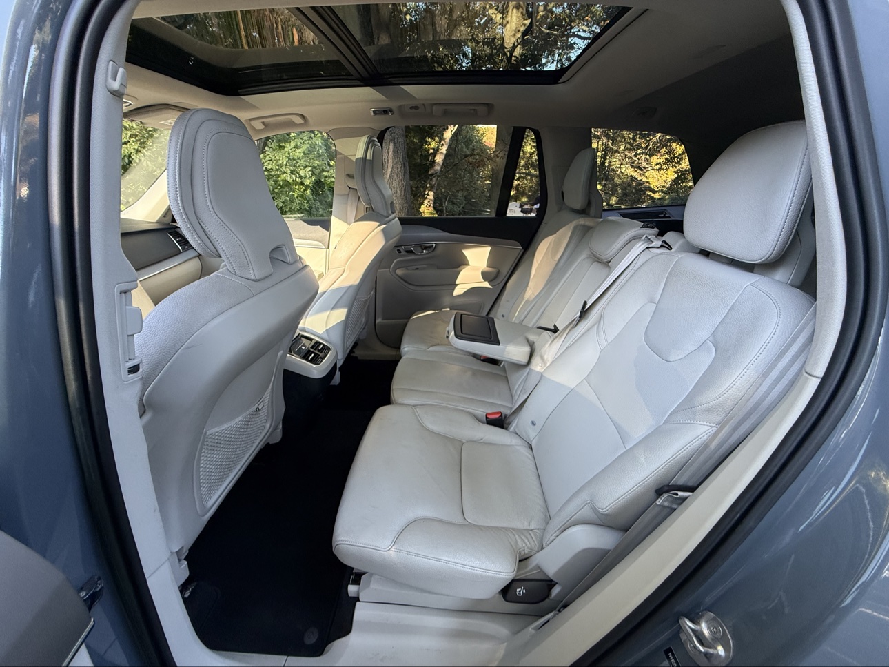 Used 2022 Volvo XC90 T5 Momentum AWD/4WD image 12
