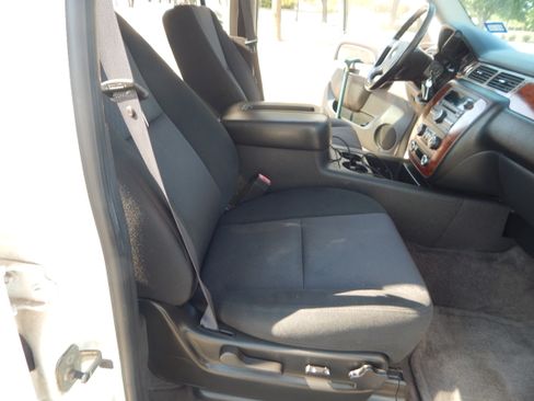 Used 2011 Chevrolet Avalanche LS RWD image 6