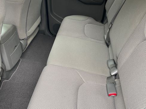 Used 2020 Nissan Frontier SV image 15