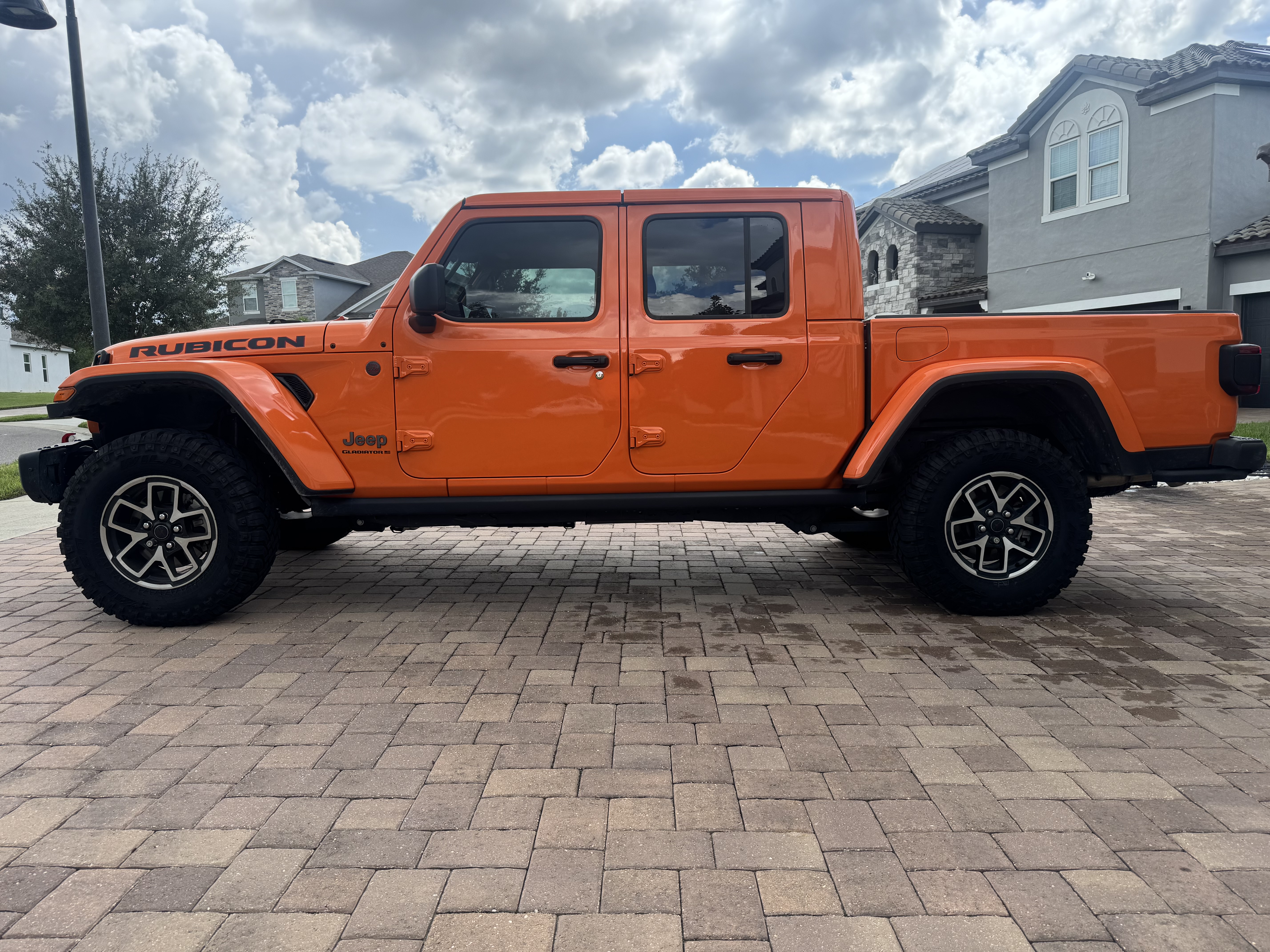 Used 2025 Jeep Gladiator Rubicon AWD/4WD image 13