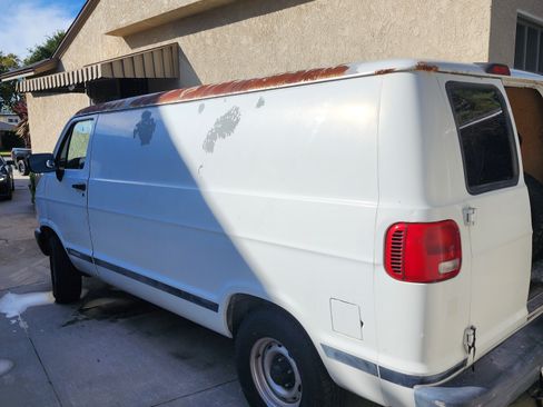 Used 1997 Dodge B2500 image 4