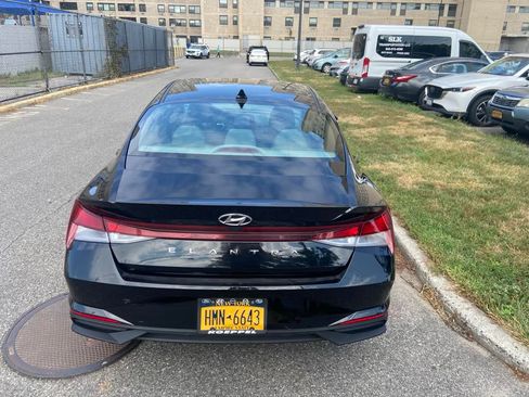 Used 2023 Hyundai Elantra SE w/ Preferred Accessory Package image 24