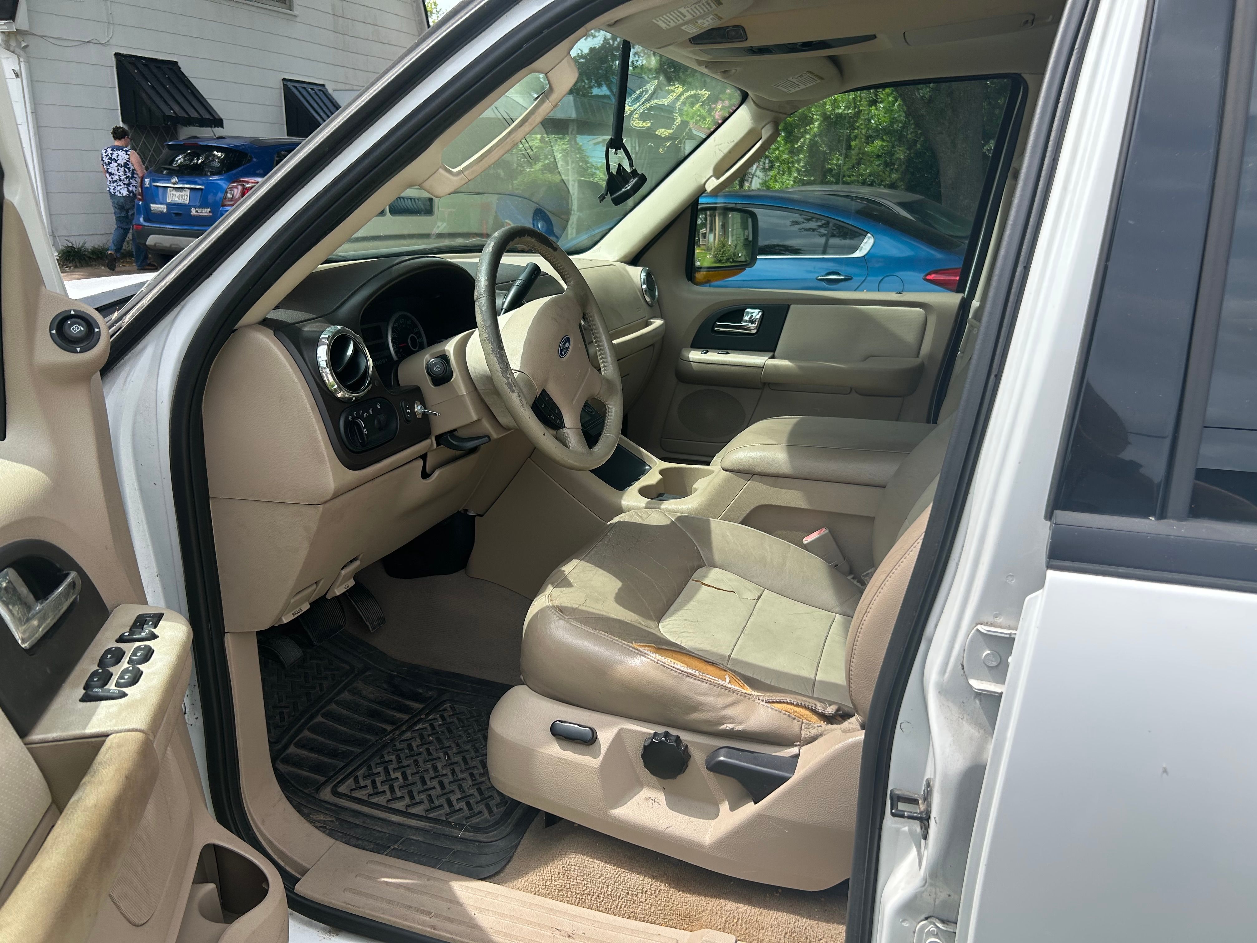 Used 2006 Ford Expedition Eddie Bauer RWD image 2