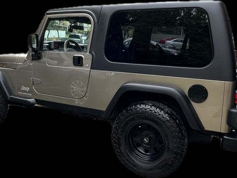 Used 2004 Jeep Wrangler 4WD image 13