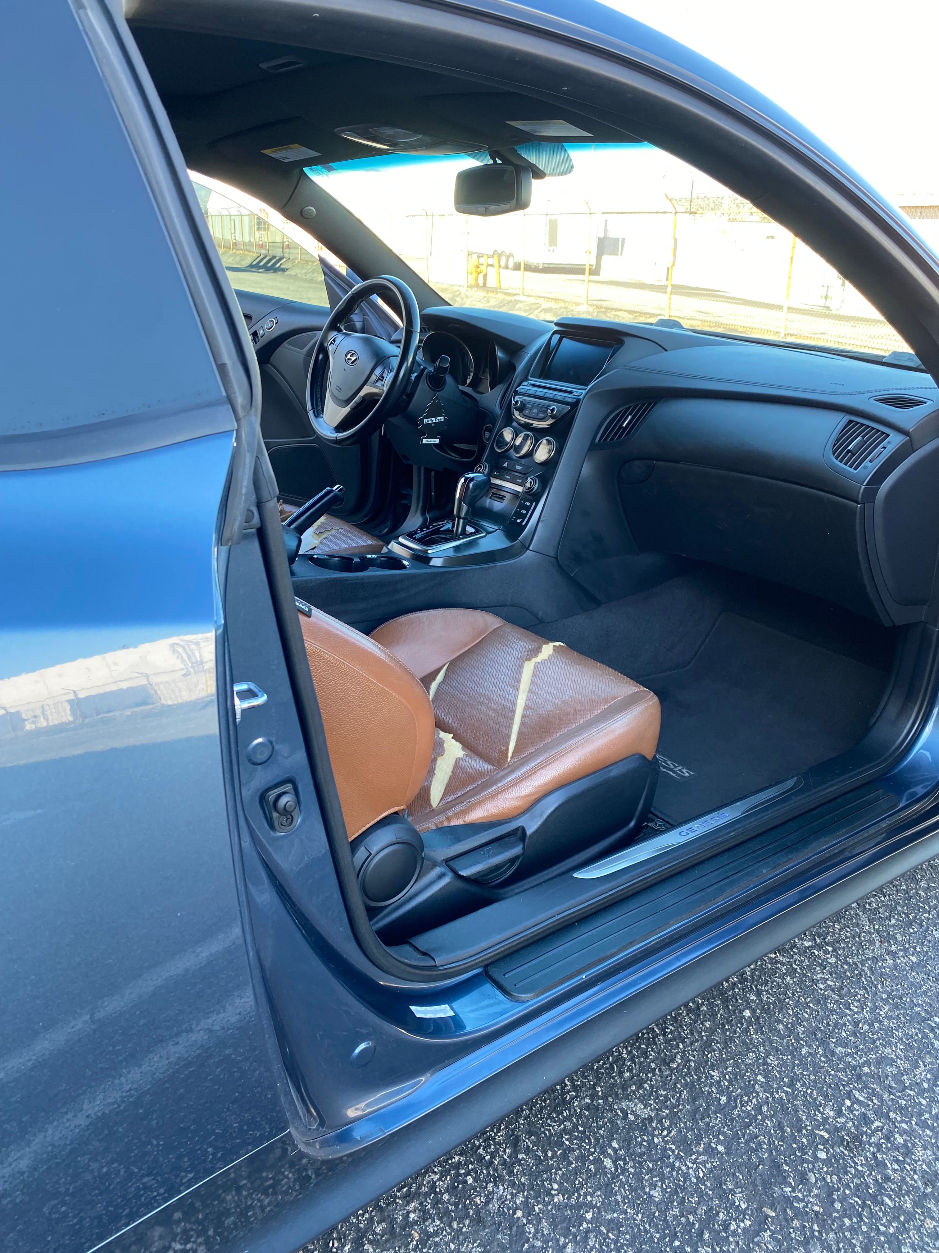 Used 2013 Hyundai Genesis 3.8 RWD image 19