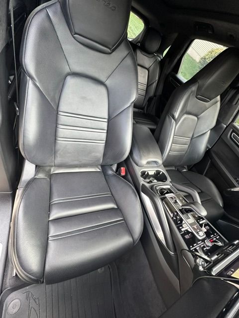 Used 2021 Porsche Cayenne Turbo AWD/4WD image 17