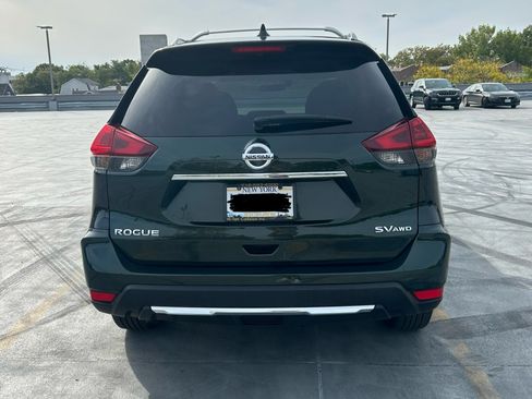 Used 2018 Nissan Rogue SV image 8