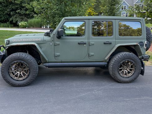 Used 2021 Jeep Wrangler Unlimited Rubicon AWD/4WD image 2