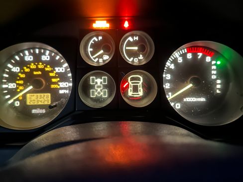 Used 2001 Mitsubishi Montero XLS image 14